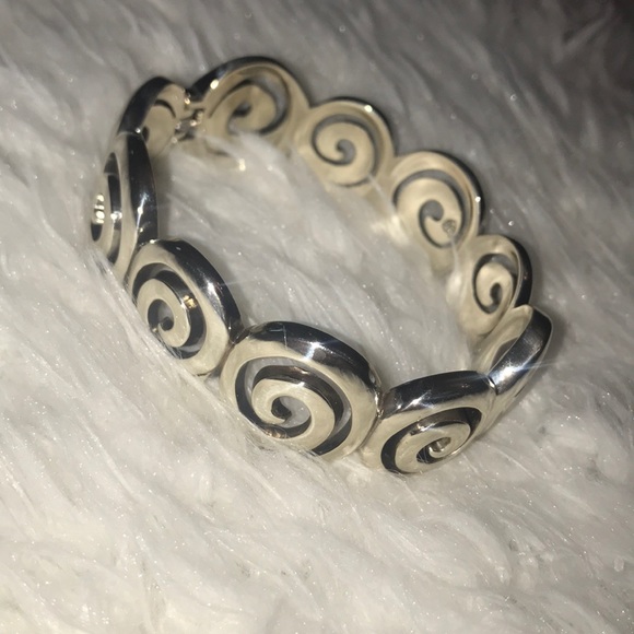 Brighton Jewelry - NWOT Brighton Silver Snap Bracelet